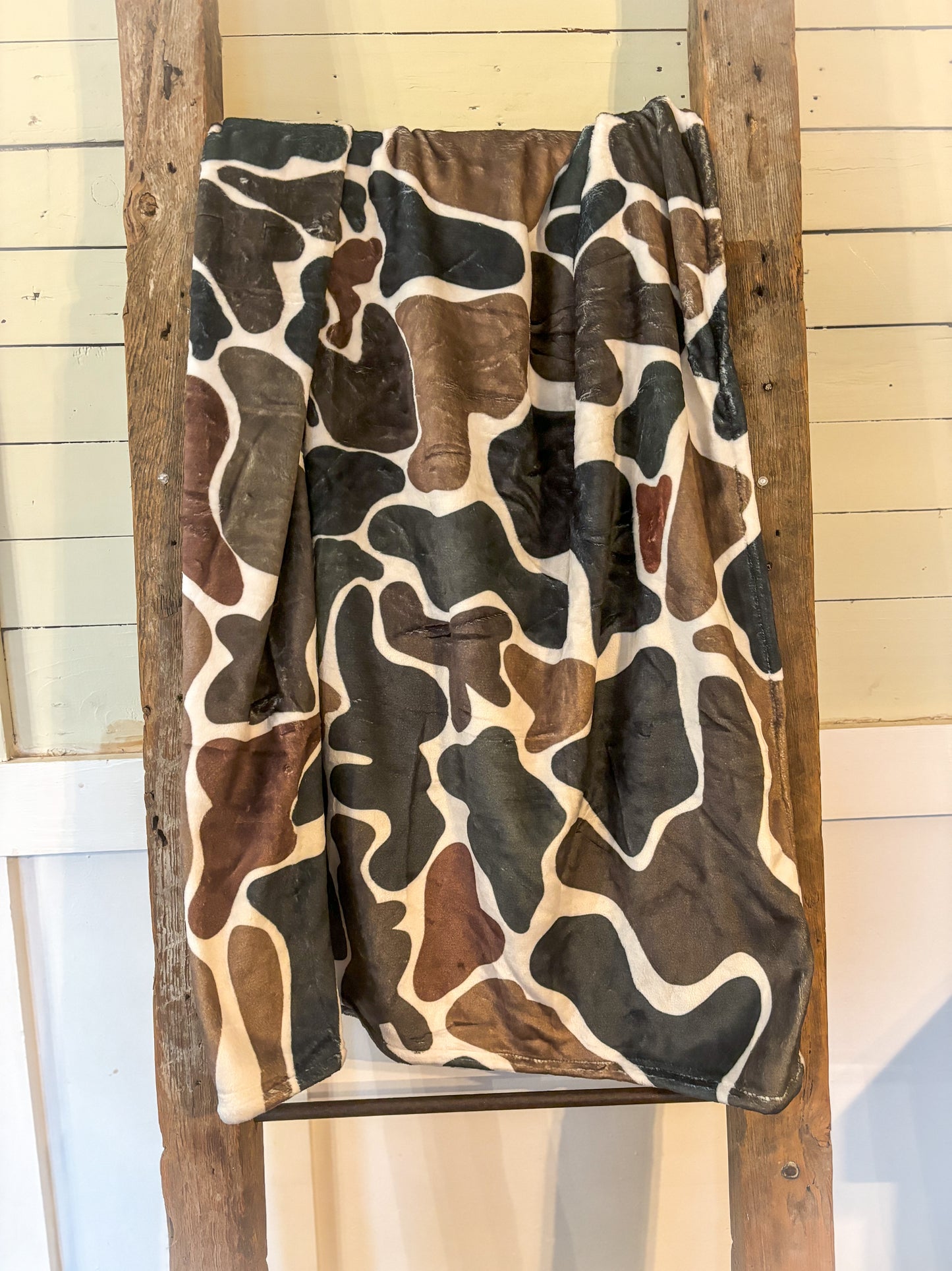 Throwback Fleece Throw