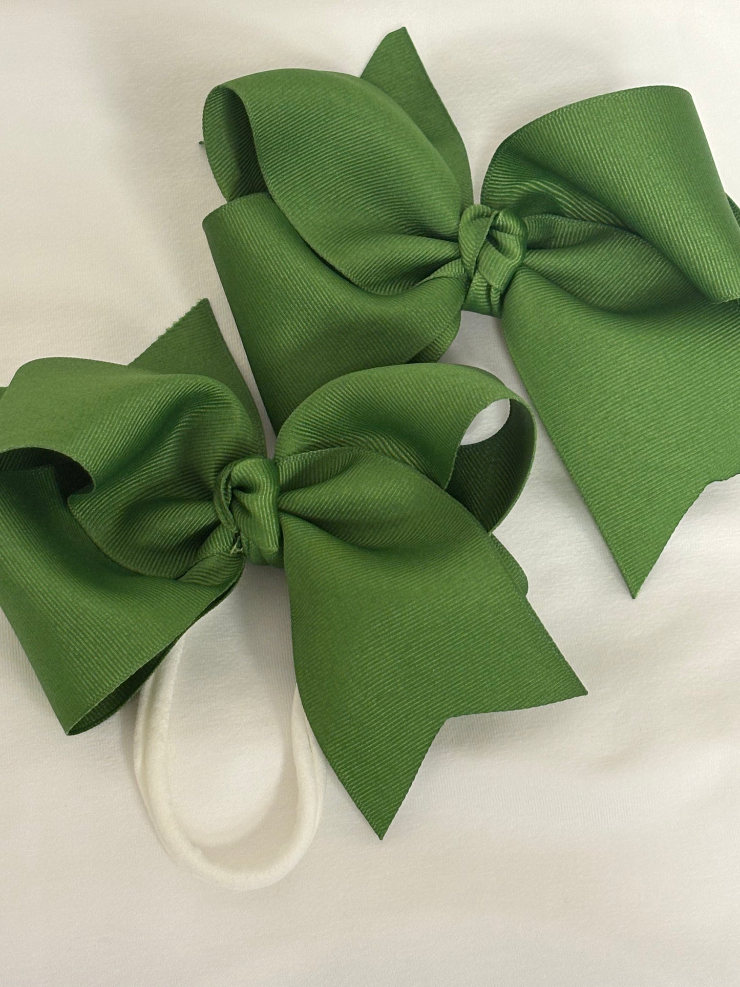 Kelly Green Bow