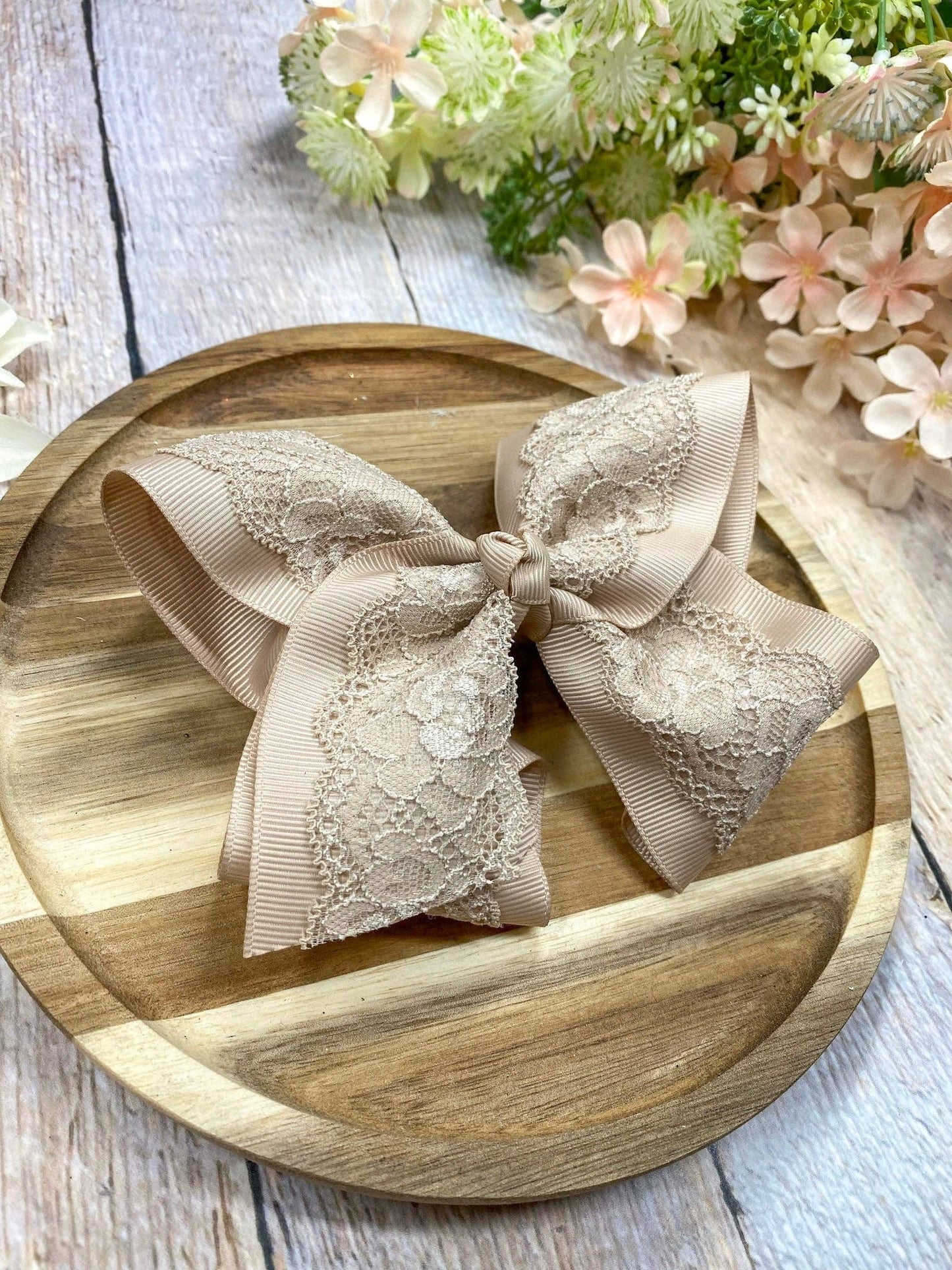 Chantilly Lace Classic Hair Bow