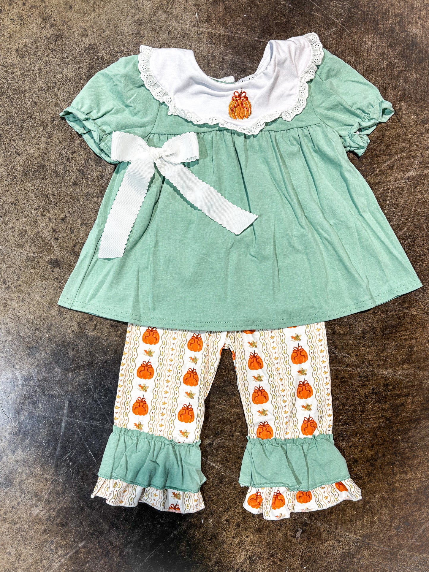 Green Scalloped Pumpkin Pant Set