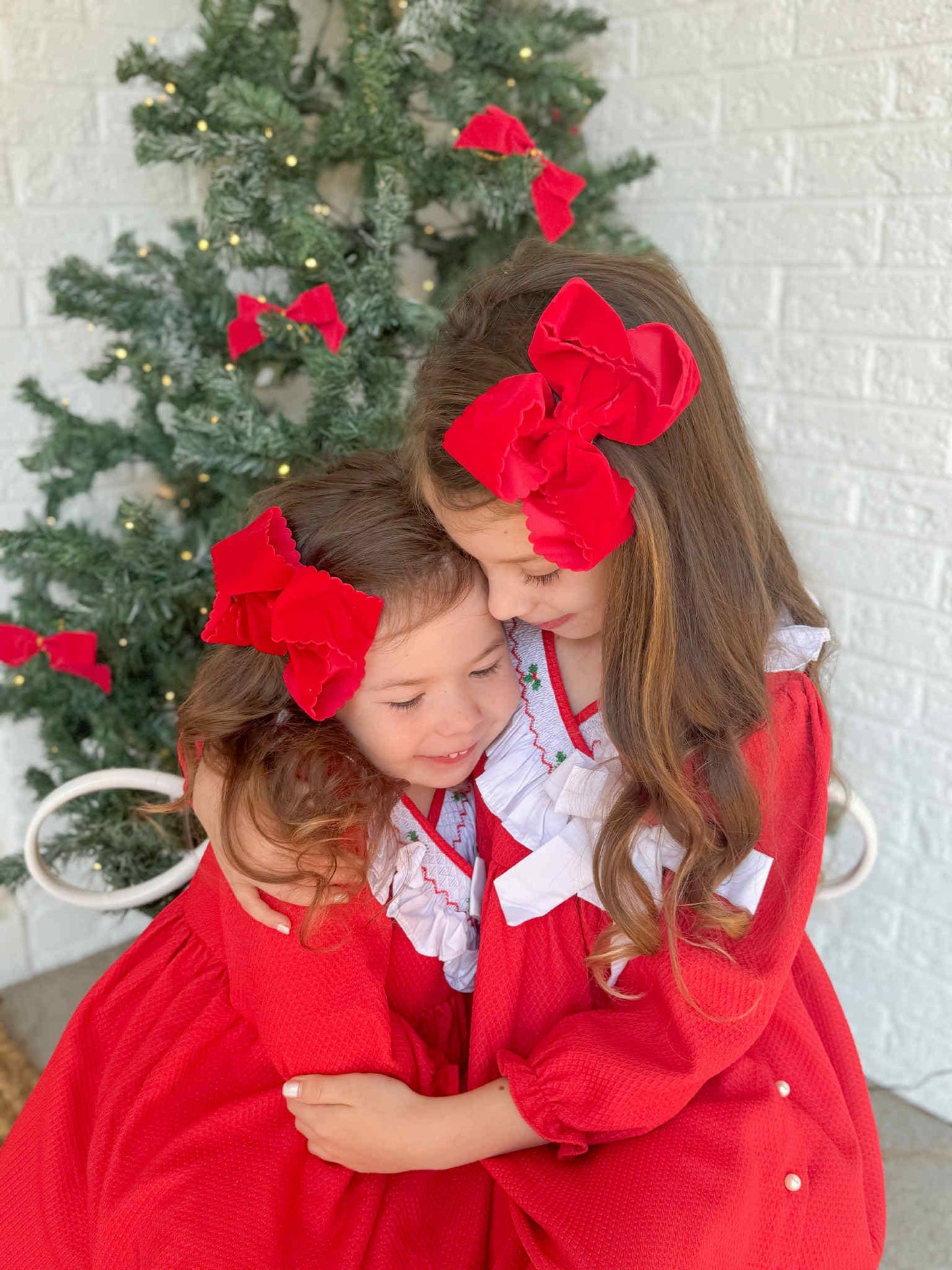 Scallop Velvet Red Holly Bow